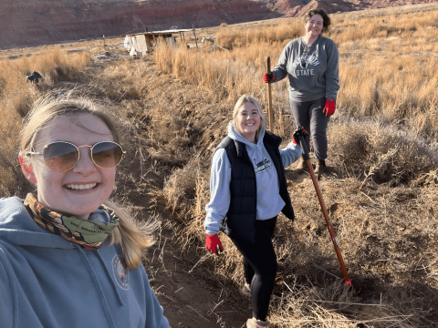 Nursing students on service learning trip